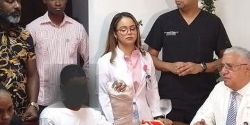 Hospital Gautier egresa adolescente reimplanta mano amputada