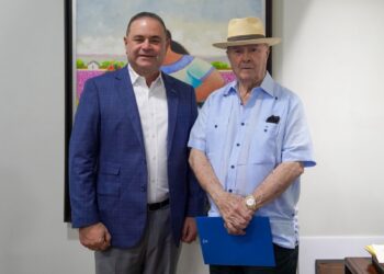 Hipólito apoya proceso de transformación y mecanización iniciado en Agricultura