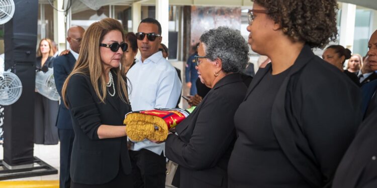 Carolina Mejía “Me duele profundamente el corazón al tener que despedir hoy a Licho”